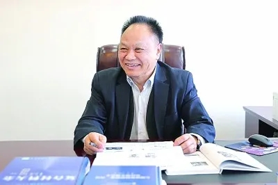 中國工程院院士蹇錫高：做中國自己的高性能材料.jpg