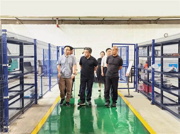 遼寧省科技廳副廳長臧寶嶺一行蒞臨隆基調(diào)研指導(dǎo)1.jpg
