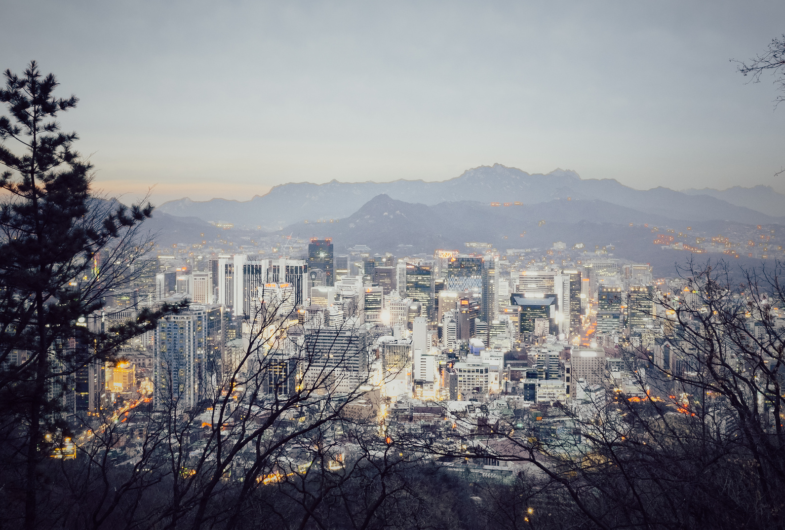 從南山上看韓國首都首爾的中心區(qū)